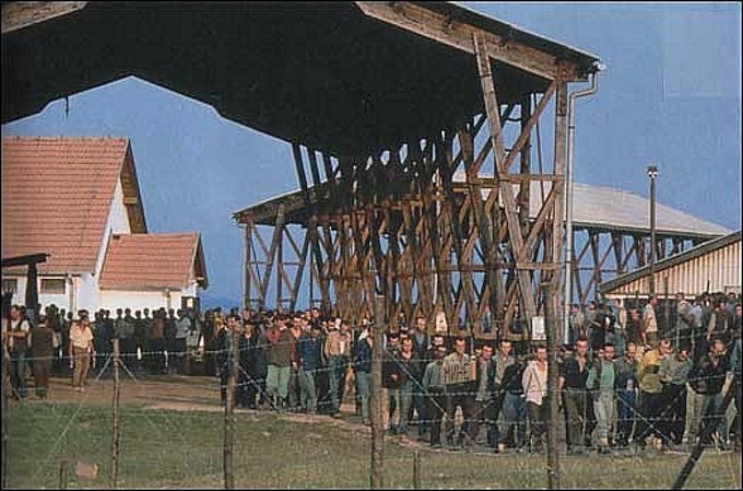 Bosnian Genocide (1992), Prisoners at Omarska concentration camp near Prijedor